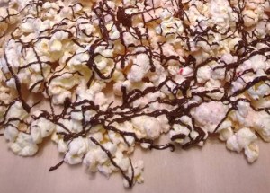 peppermint bark popcorn